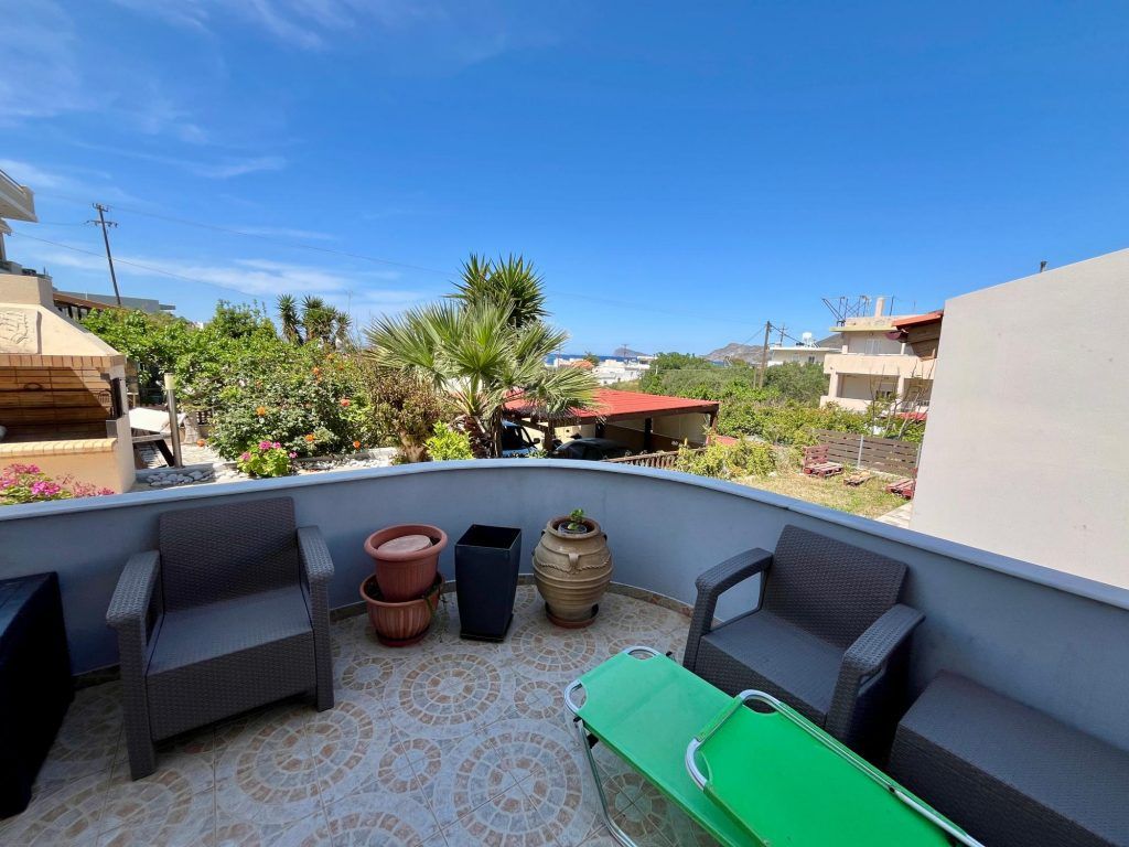 Property photo 1 of 32
