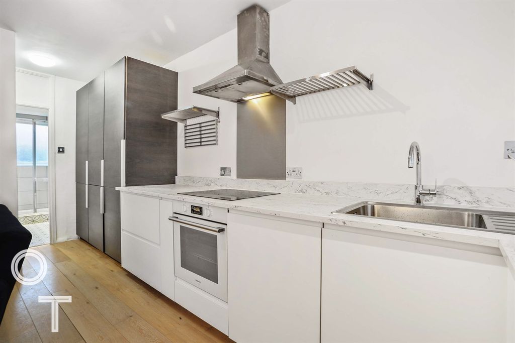 Property photo 3 of 13 Kitchen