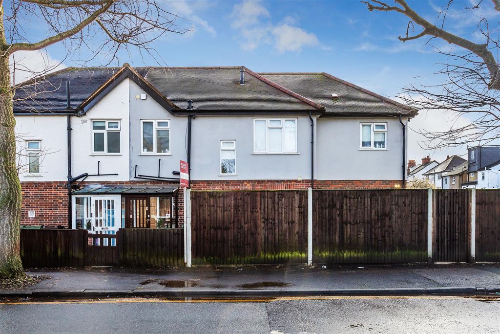 Property photo 1 of 15 Tilehurst-Road-2.Jpg