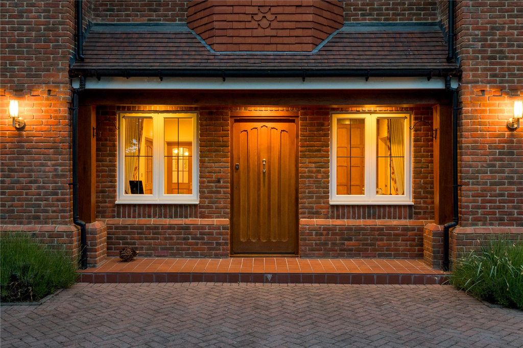 Property photo 2 of 19 Picture No. 80