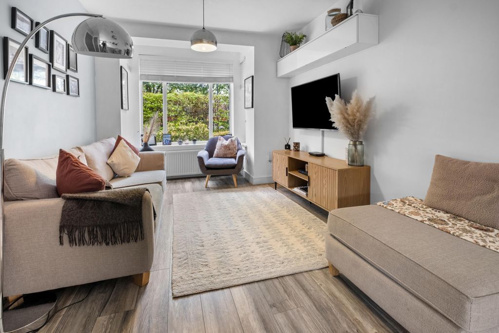 Property photo 2 of 20 Dscf0025