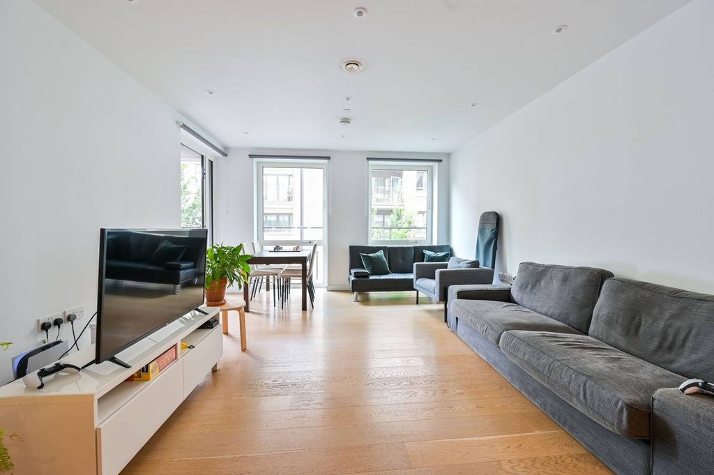 Property photo 2 of 10