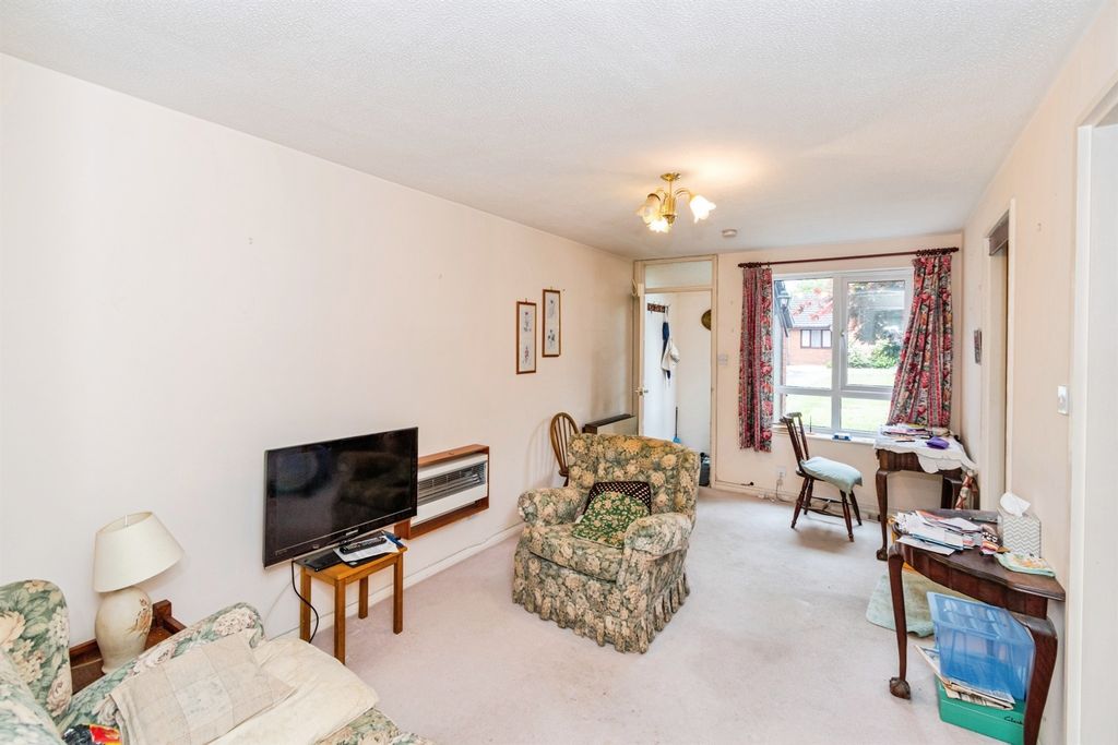 Property photo 3 of 12