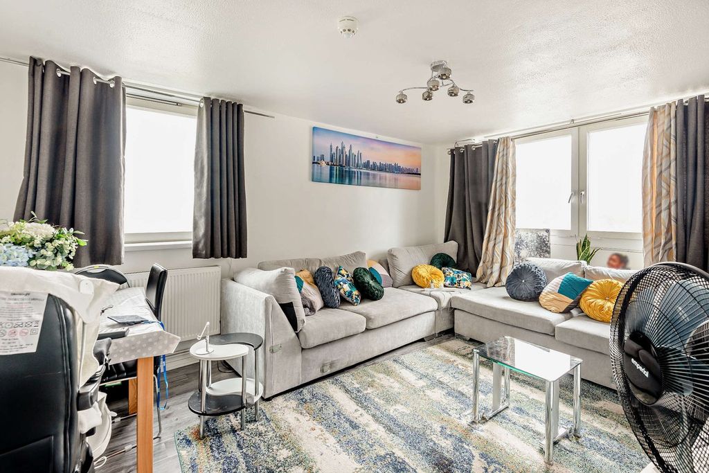 Property photo 3 of 11