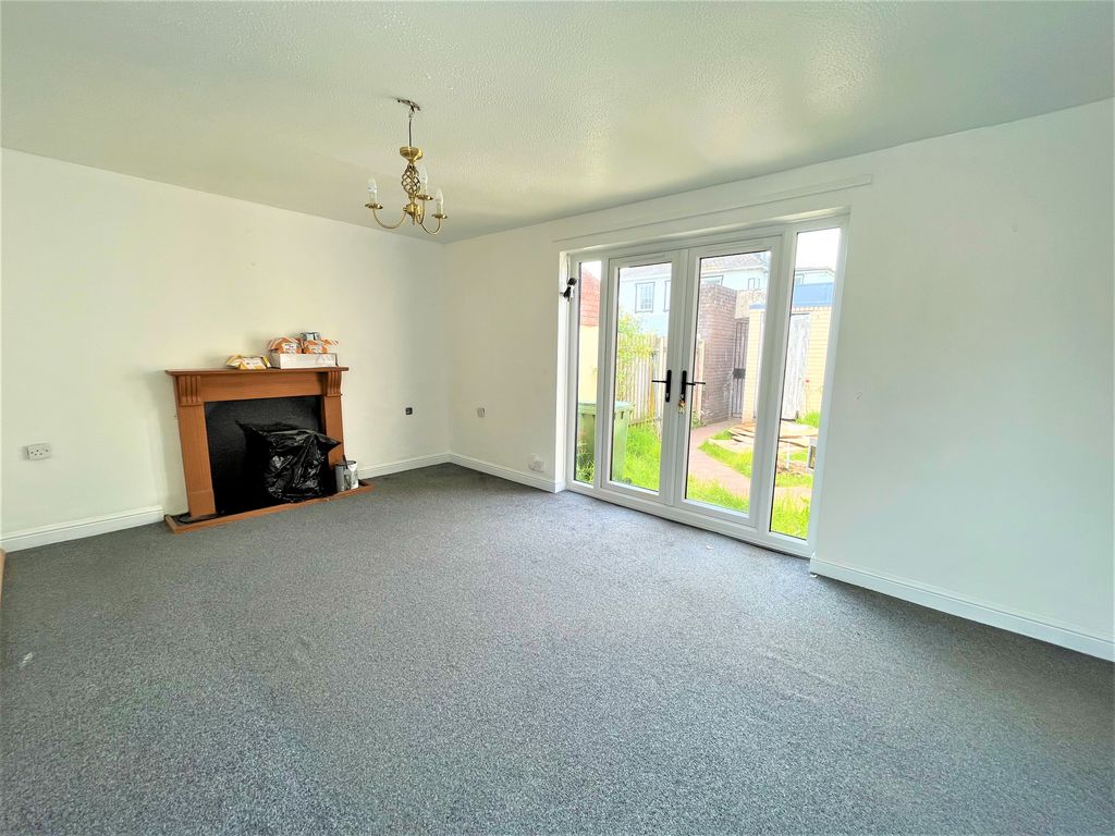 Property photo 2 of 3 Living Room