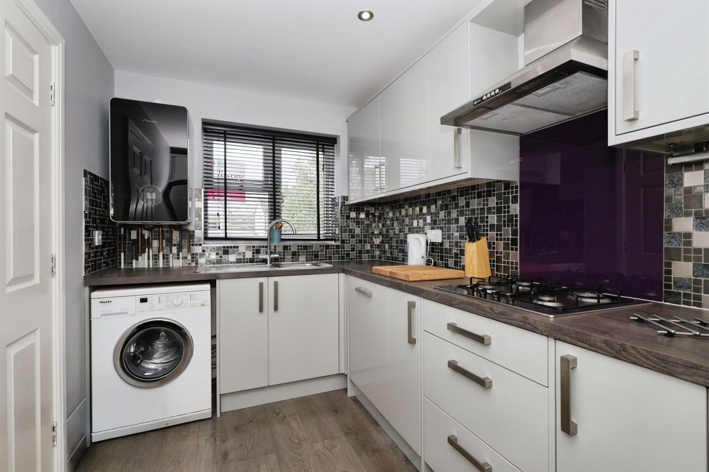 Property photo 3 of 13