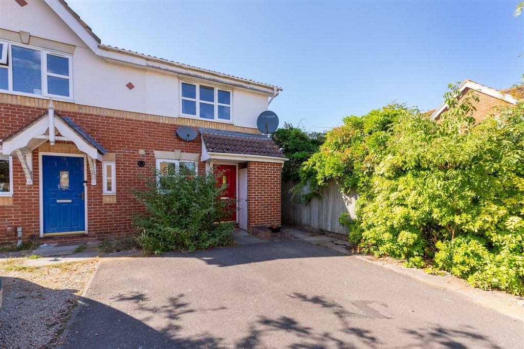Property photo 1 of 14 16 Nicholas Gardens-1.Jpg