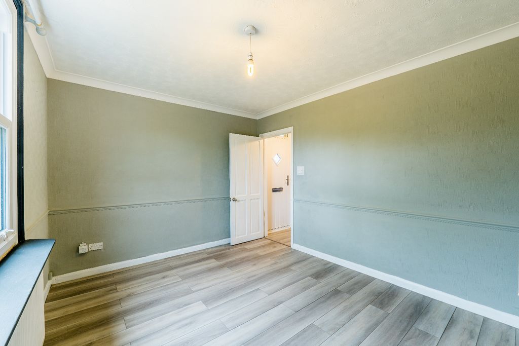 Property photo 2 of 20 4245184