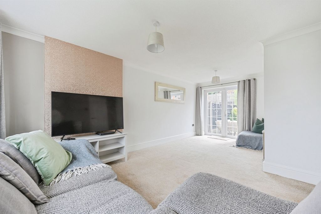 Property photo 3 of 16 Lounge Diner: