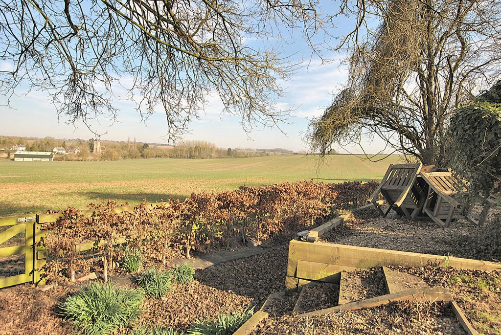 Property photo 3 of 27