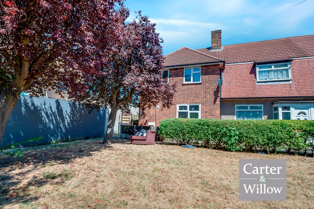 Property photo 1 of 11 Exterior 