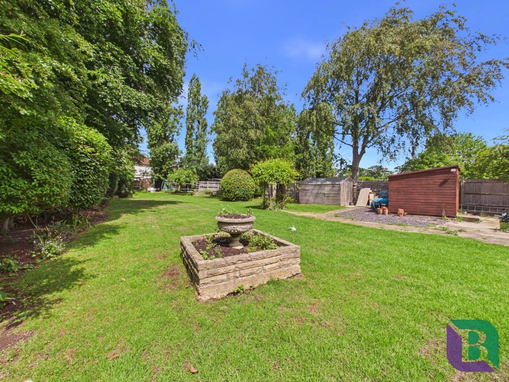 Property photo 2 of 27