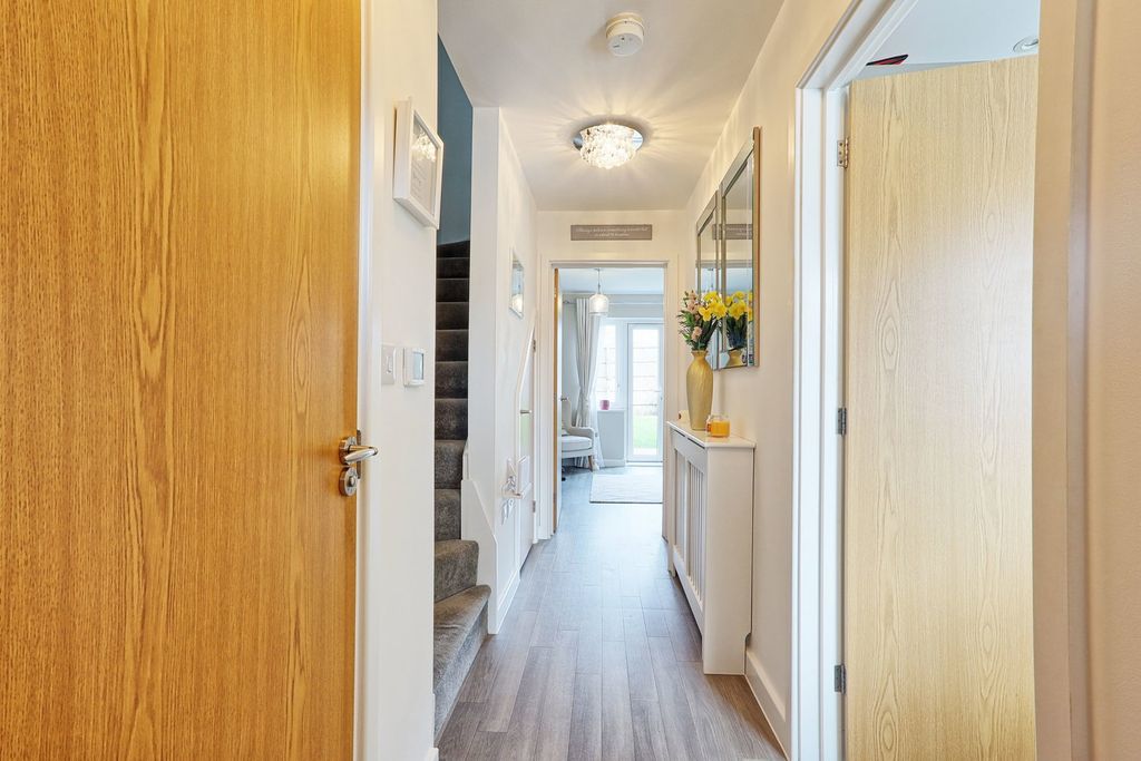 Property photo 3 of 30