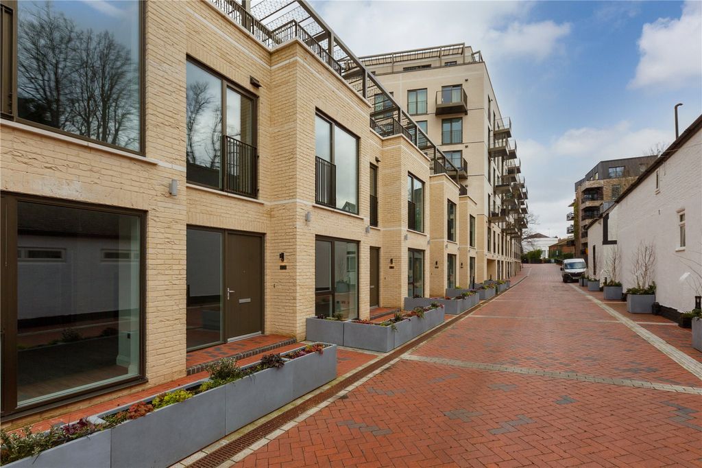 Property photo 1 of 10 External