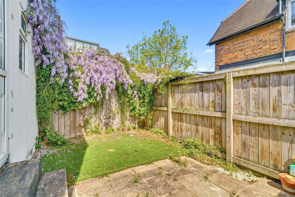 Property photo 2 of 7 Picture No. 15