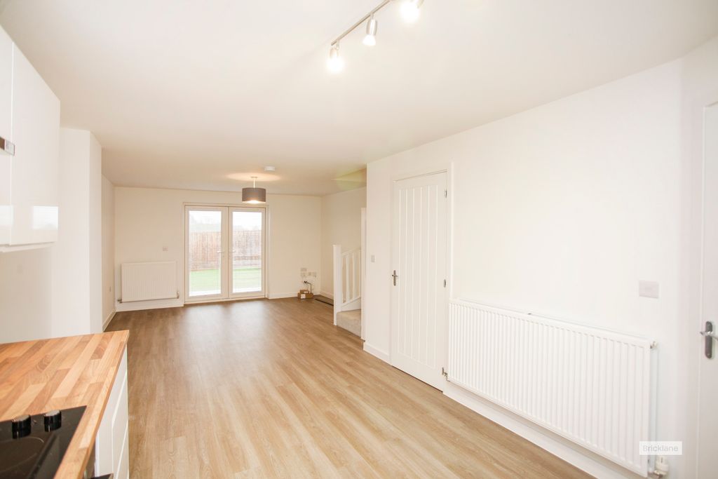 Property photo 3 of 11 Image