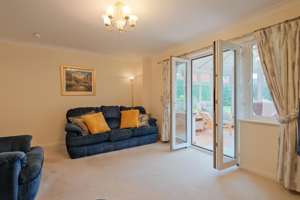 Property photo 3 of 56 050-72 Beauly Crescent ML2 8Eg.Jpg