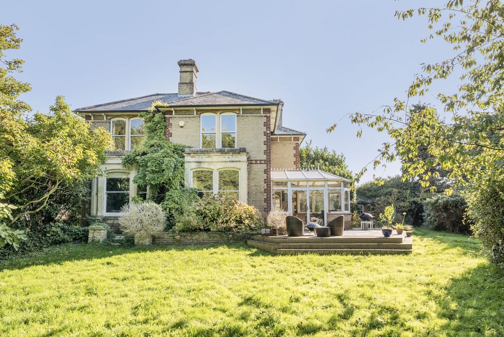 Property photo 1 of 19