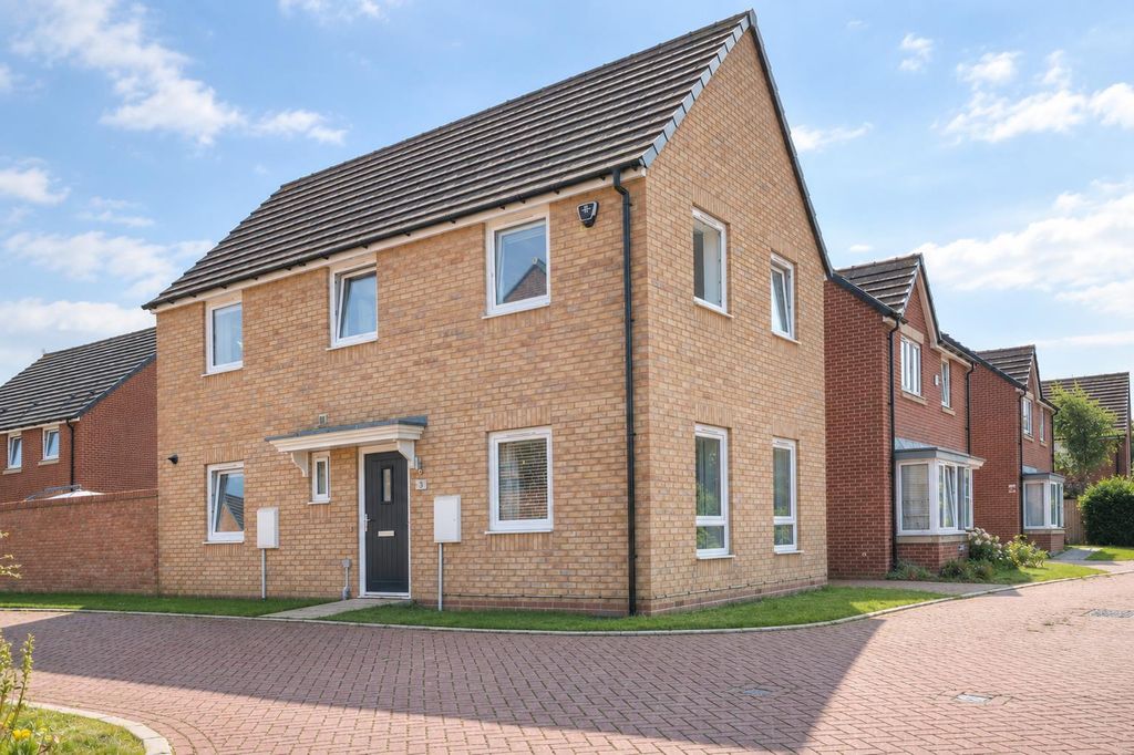 Property photo 1 of 25 46085E5c-4Ec2-465A-8955-10d2F2Eb1886.Png