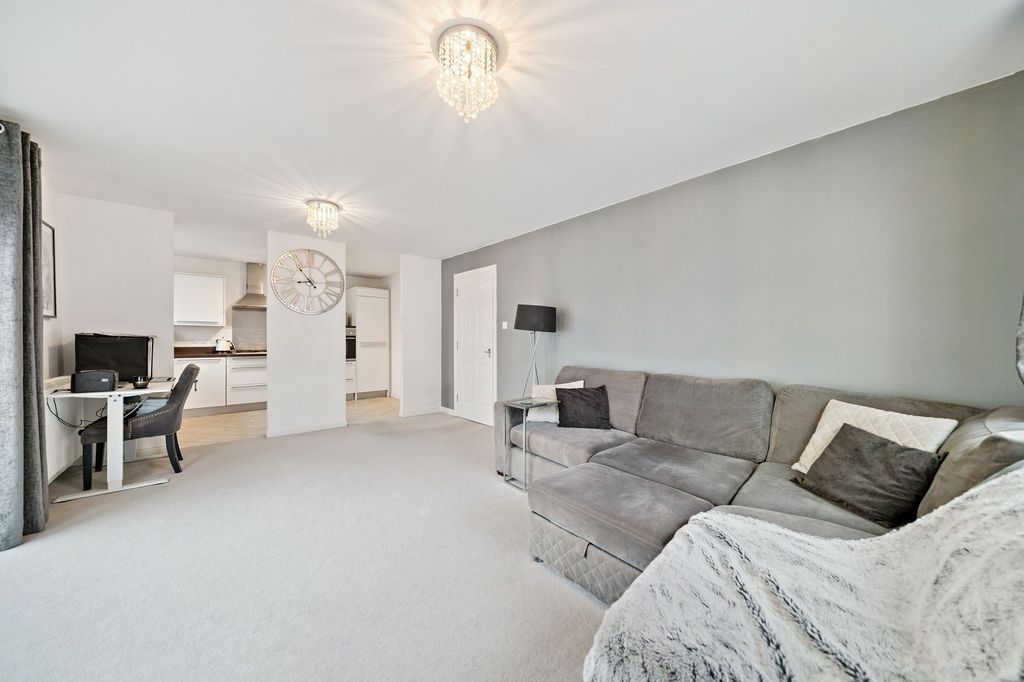 Property photo 3 of 13