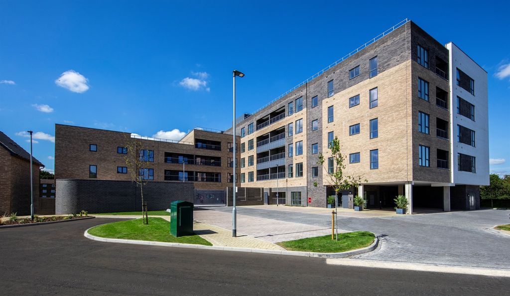 Property photo 1 of 17