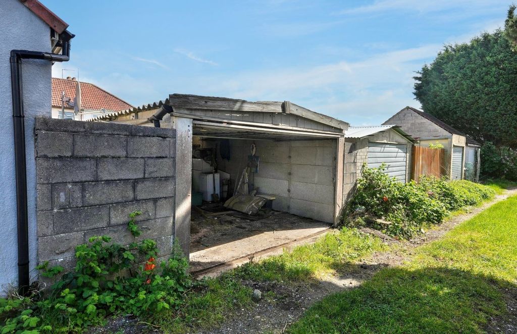 Property photo 2 of 5