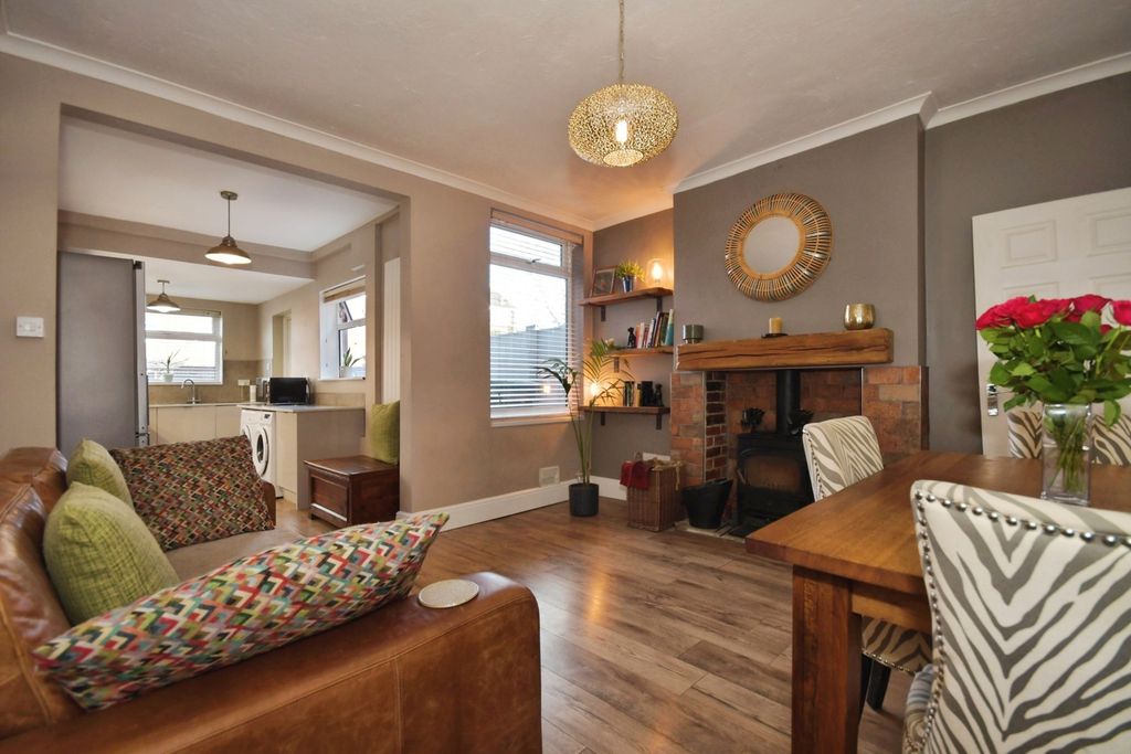 Property photo 2 of 19 Pbox-Img.Jpg