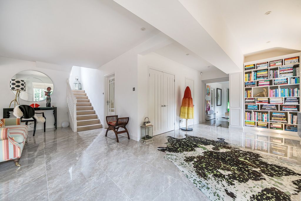 Property photo 3 of 45 1354201-12-68Caef...