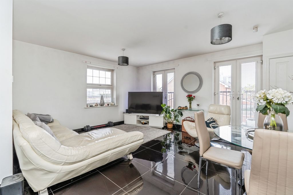 Property photo 2 of 16