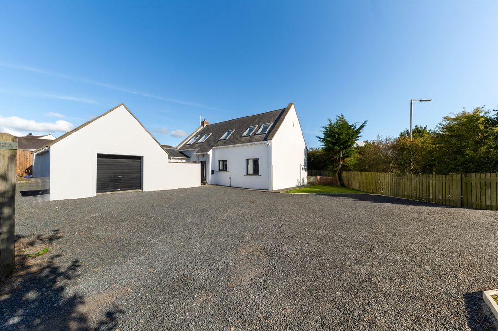 Property photo 2 of 49 019