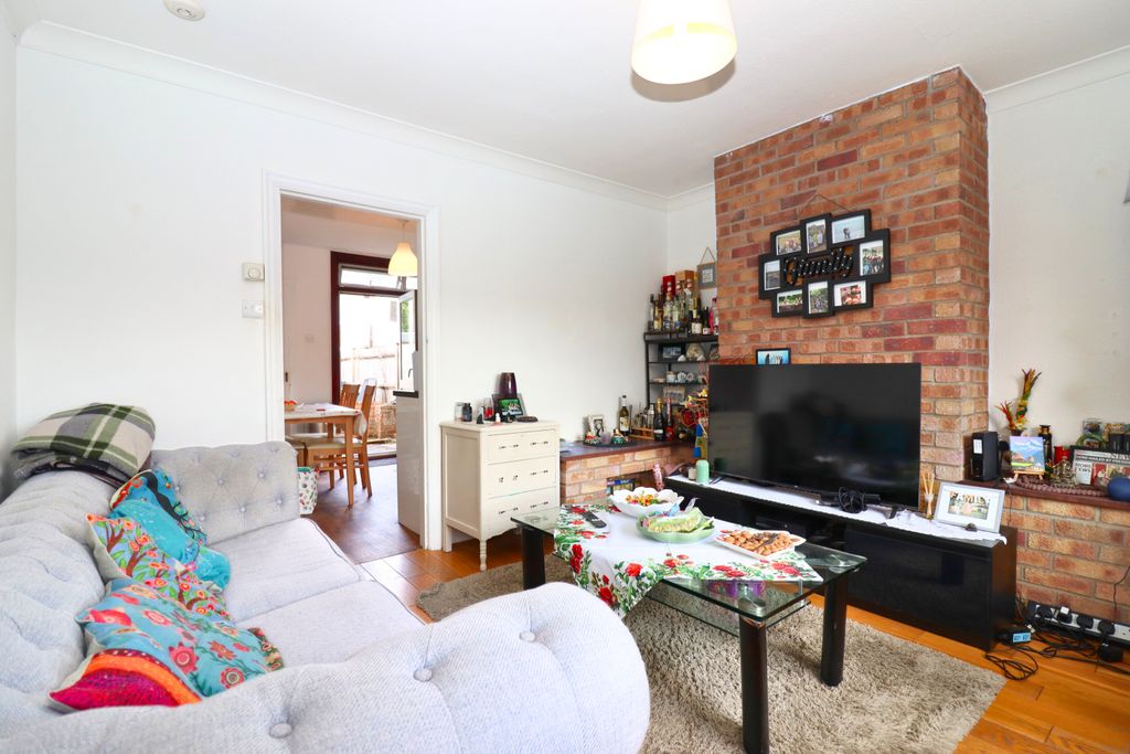 Property photo 2 of 7