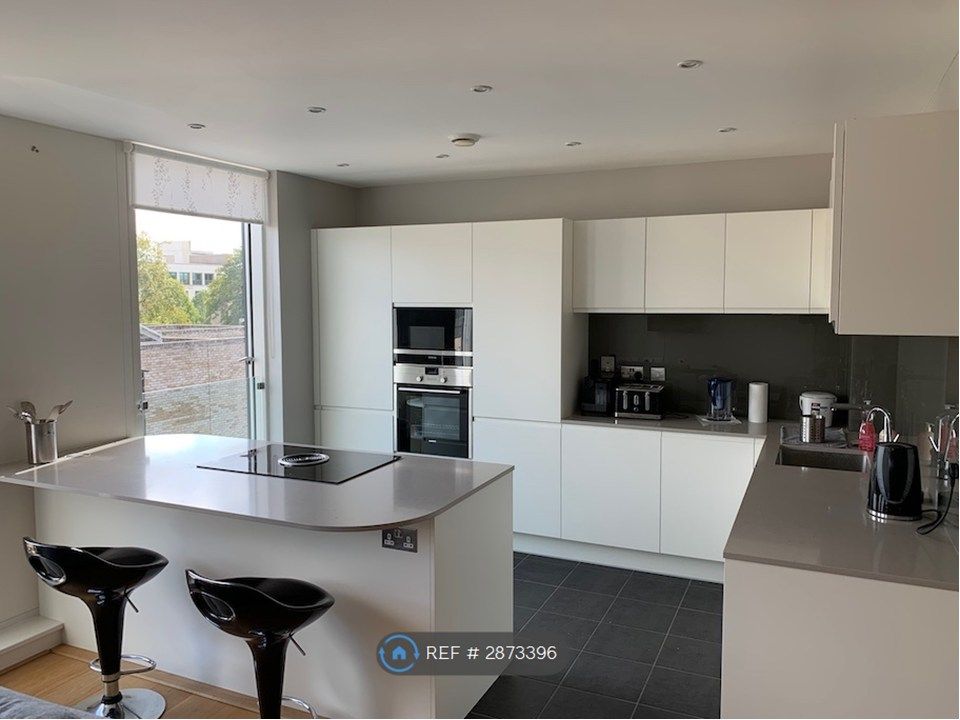 Property photo 3 of 9 Kitchen
