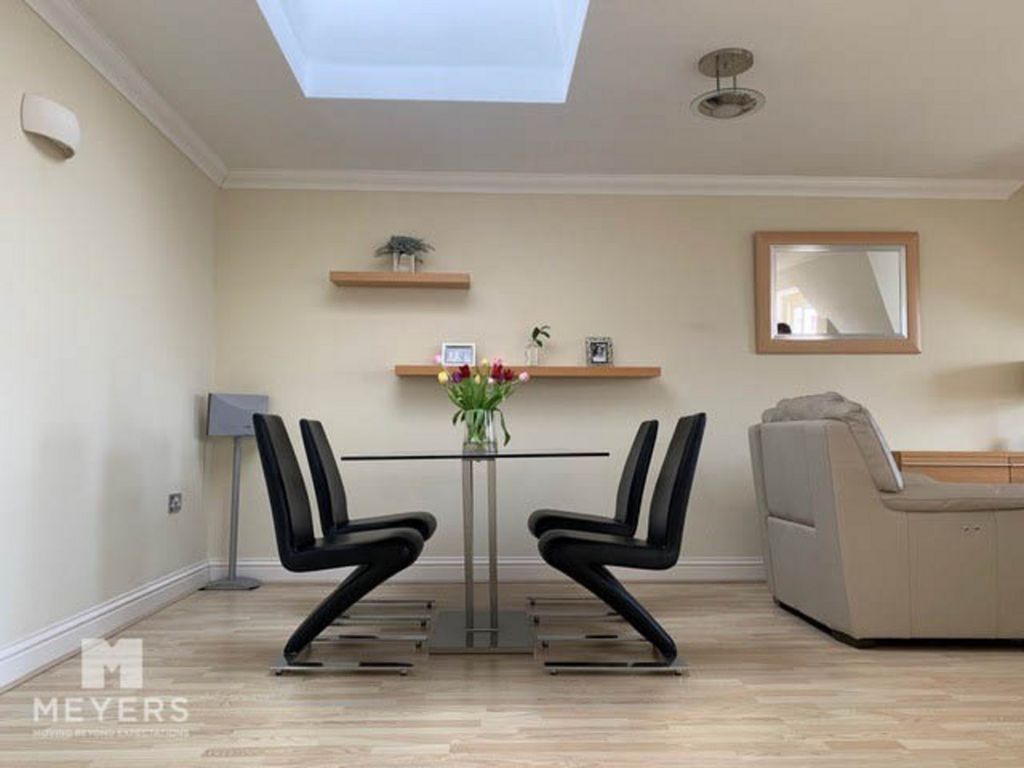 Property photo 3 of 26