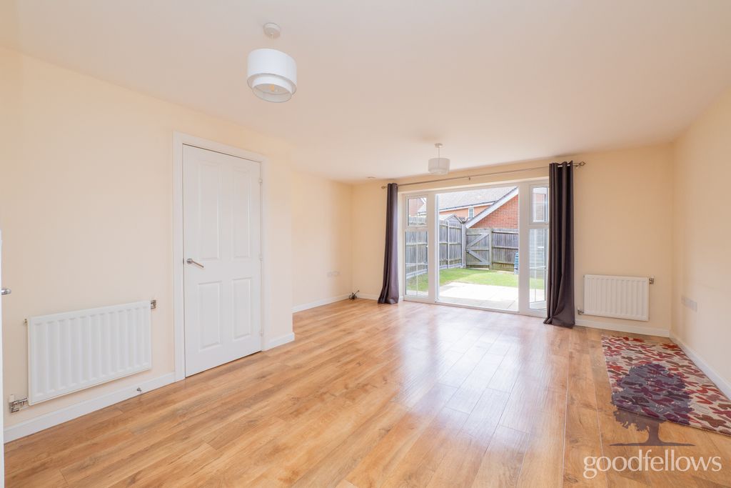 Property photo 2 of 11 Picture No. 25