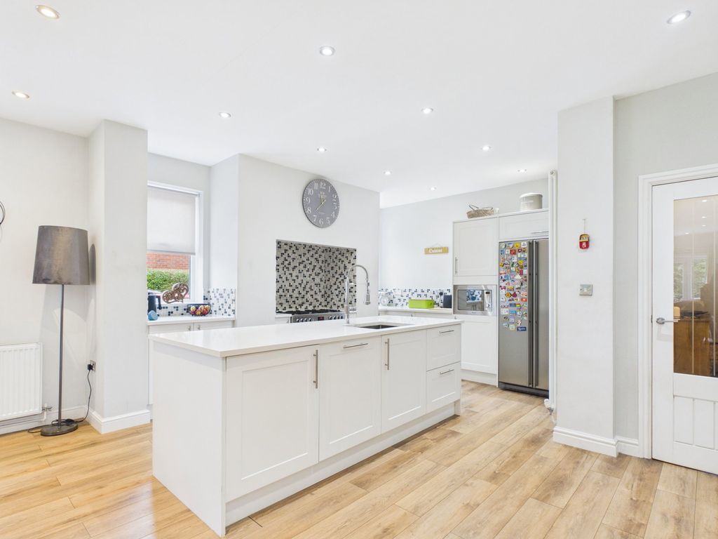 Property photo 2 of 48
