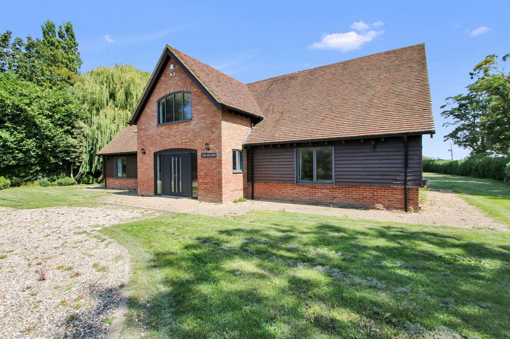 Property photo 1 of 27