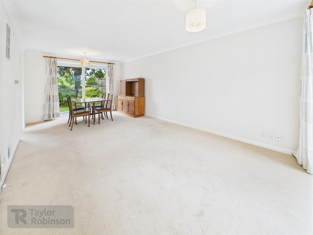 Property photo 3 of 14 Cam02600G0-Pr0531-Still010.Jpg