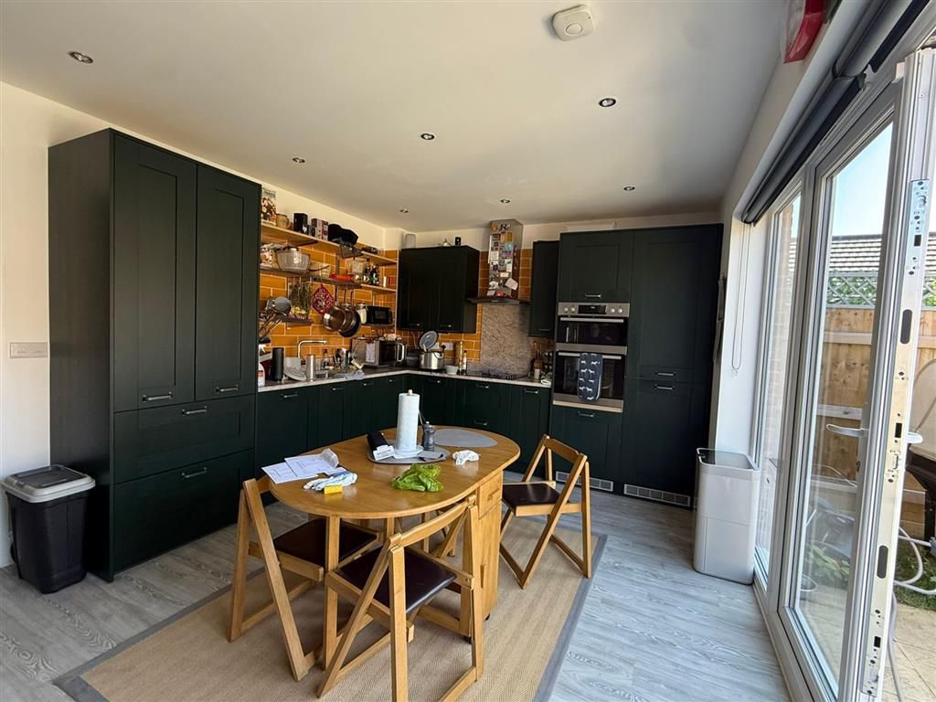 Property photo 2 of 7 Kitchen/Dining Area