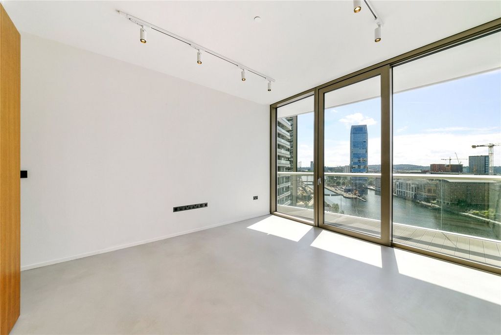 Property photo 2 of 8 Picture No. 01