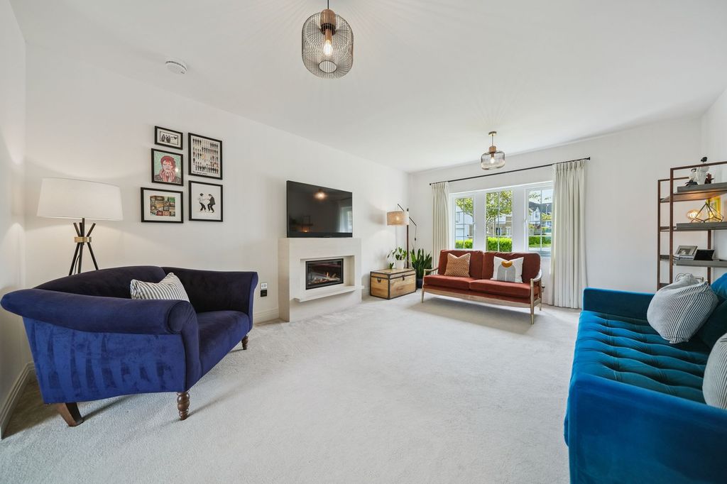Property photo 2 of 40
