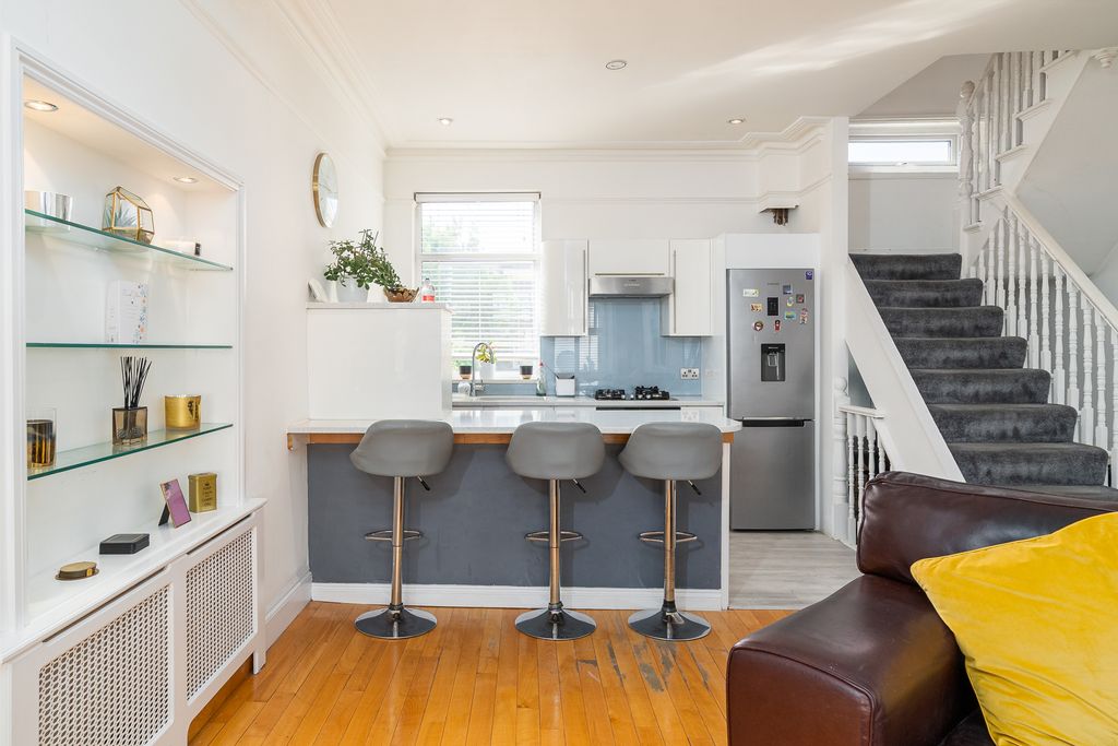 Property photo 3 of 11 Ndb00472-Edit