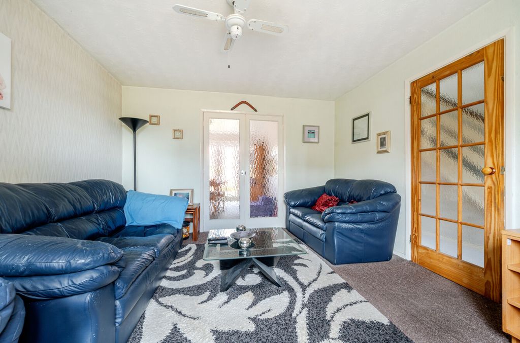 Property photo 3 of 22 1313761-15-685Be9...