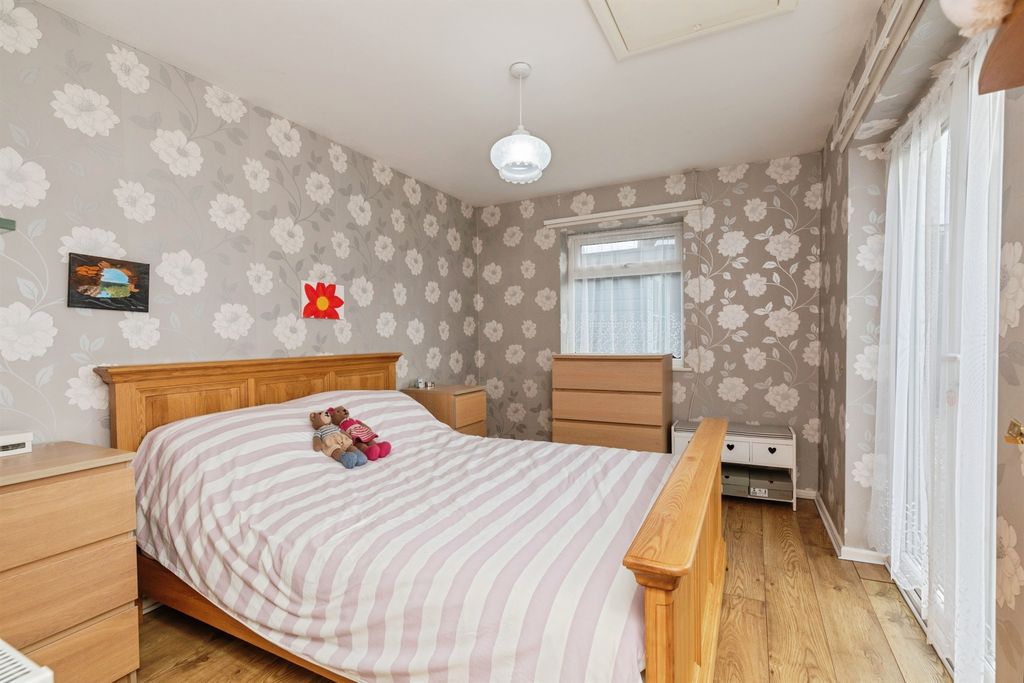 Property photo 3 of 22