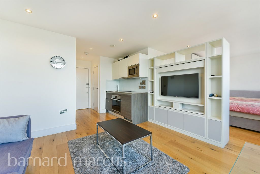 Property photo 2 of 8