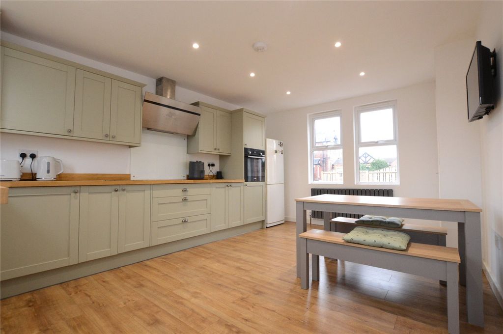 Property photo 3 of 19 Picture No. 12