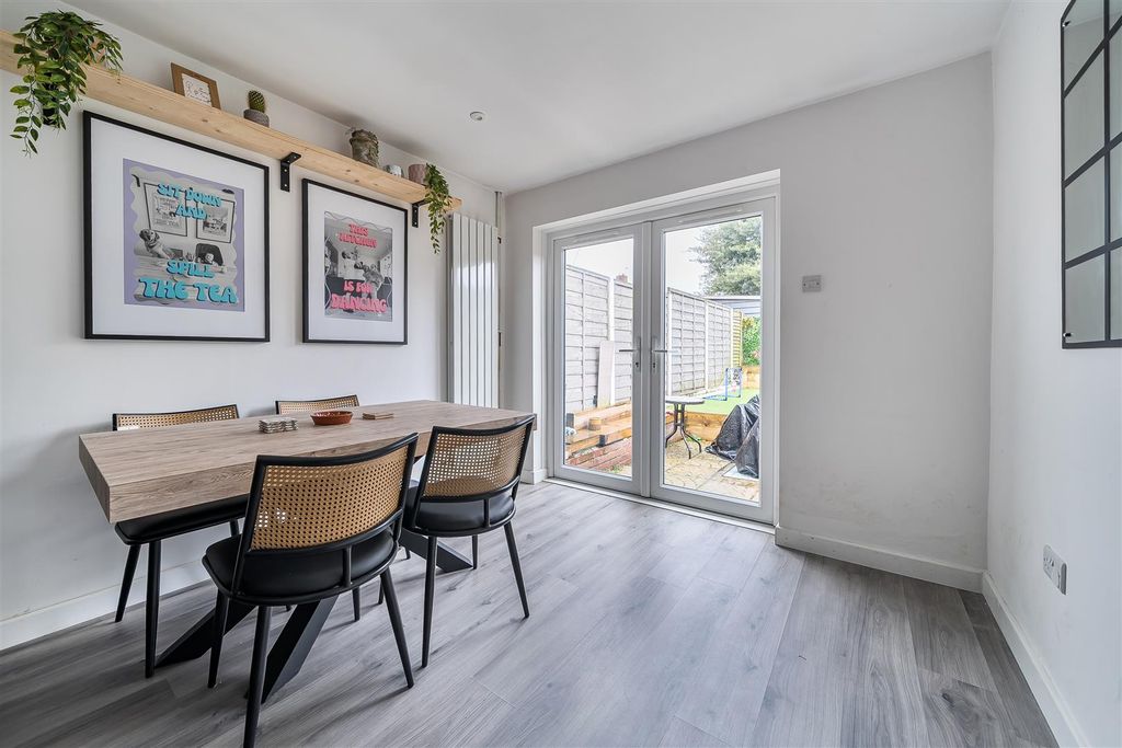 Property photo 3 of 19 1415174-9-698F6d8A0c4d6.Jpg