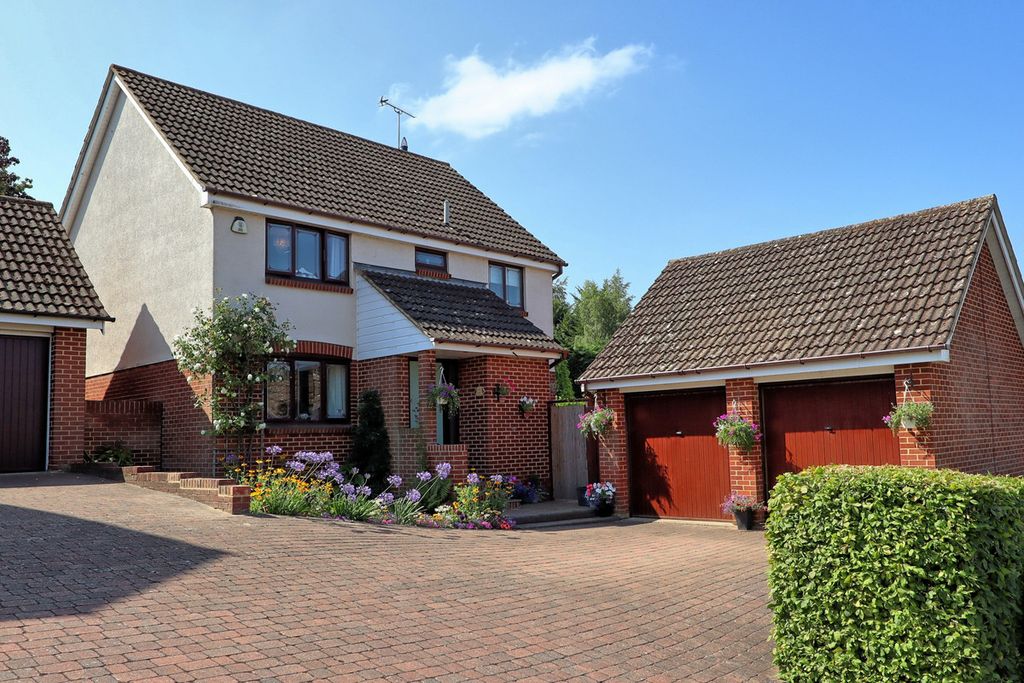 Property photo 1 of 33