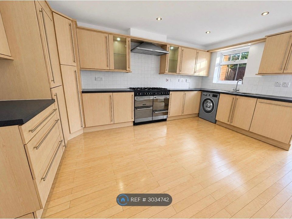 Property photo 3 of 26