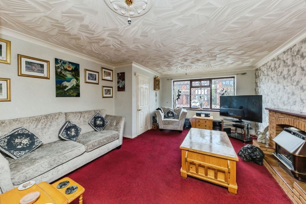 Property photo 2 of 17 Photo