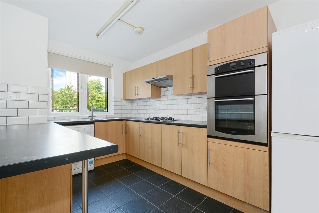 Property photo 3 of 16 Kitchen